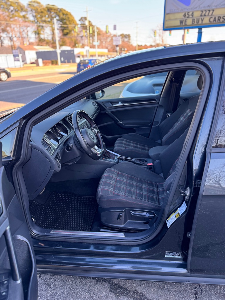 Photo 7 of this VOLKSWAGEN GOLF GTI