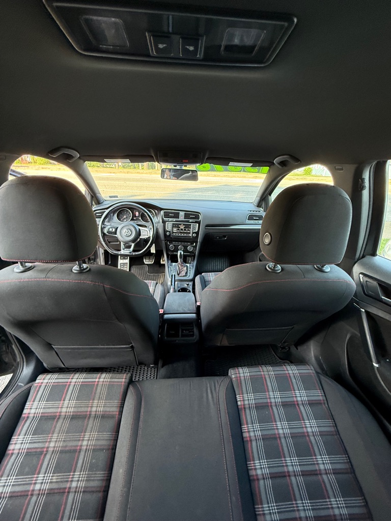 Photo 4 of this VOLKSWAGEN GOLF GTI