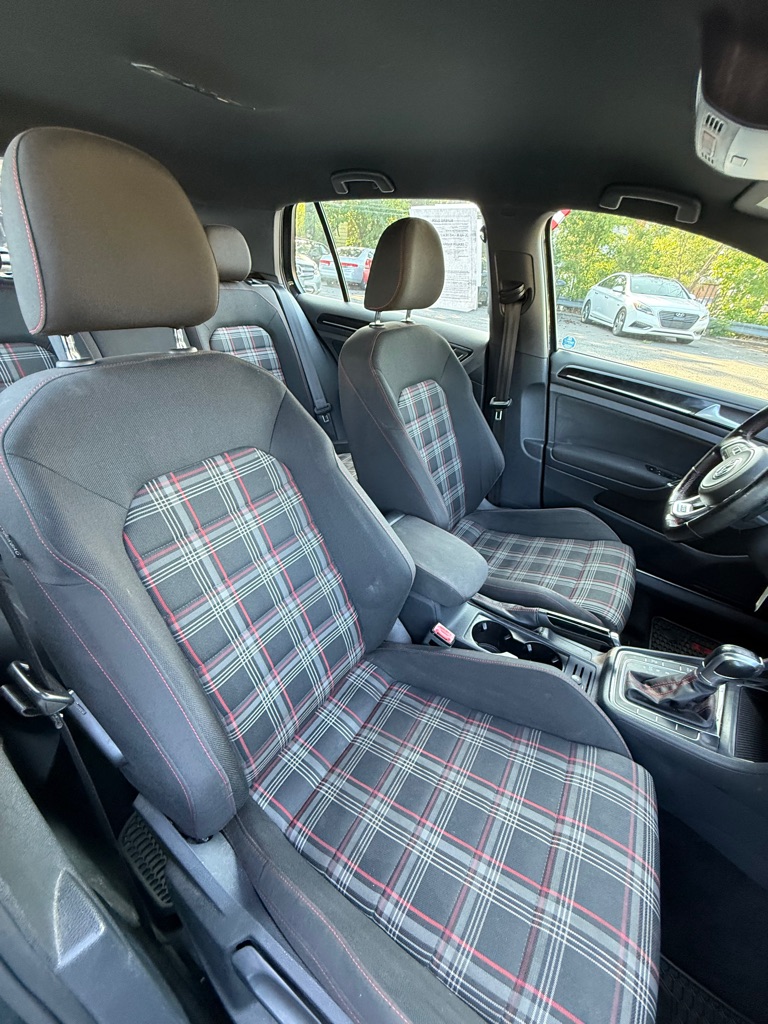Photo 5 of this VOLKSWAGEN GOLF GTI