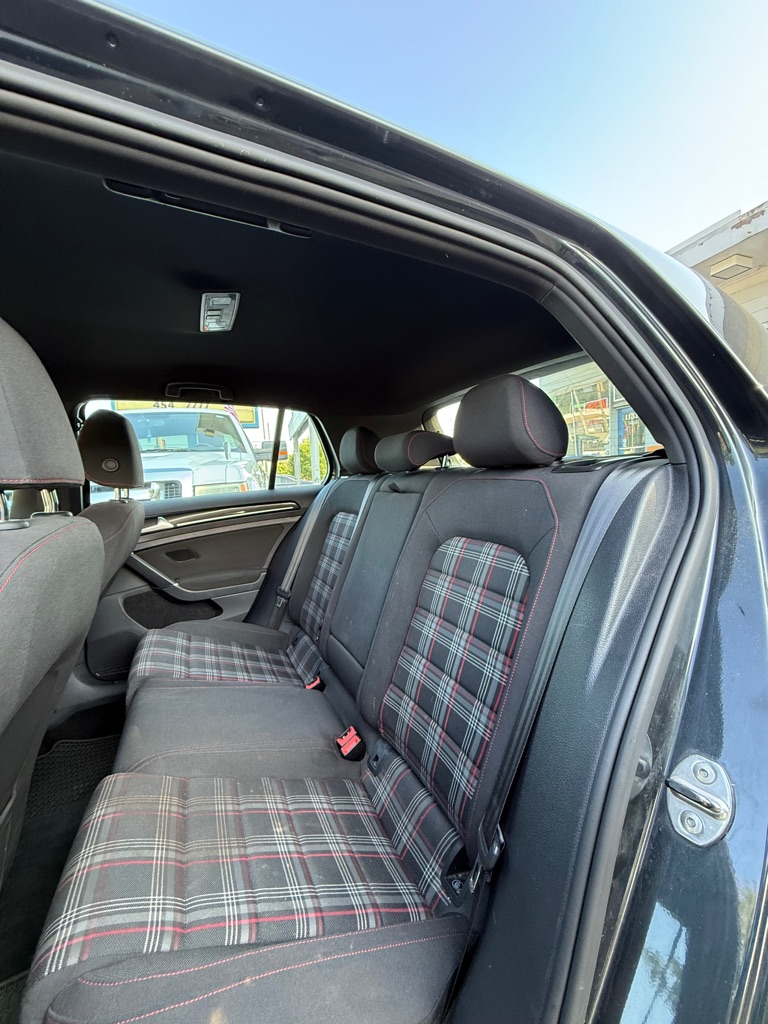Photo 11 of this VOLKSWAGEN GOLF GTI