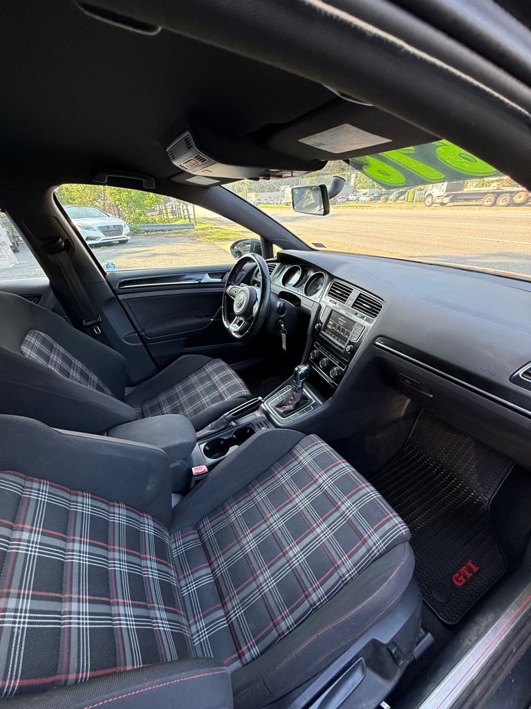 Photo 13 of this VOLKSWAGEN GOLF GTI