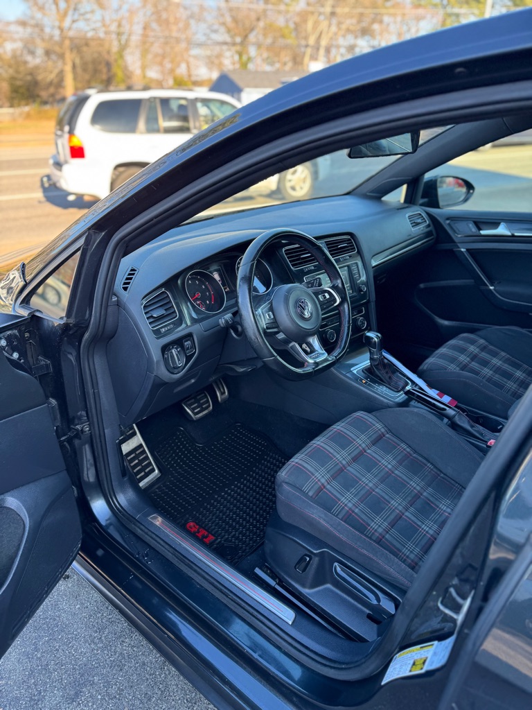 Photo 16 of this VOLKSWAGEN GOLF GTI
