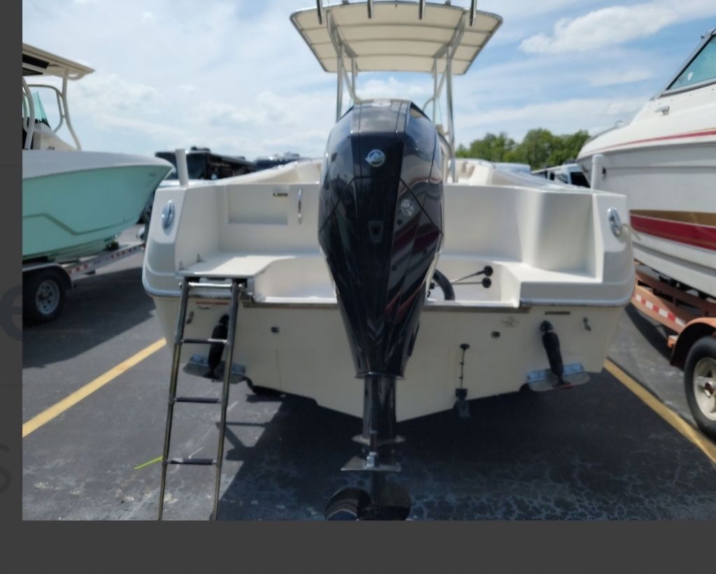 Photo 12 of this SAILFISH 242CC