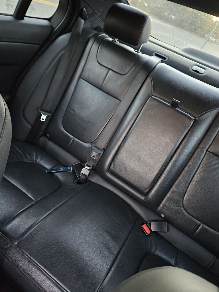 Photo 6 of this JAGUAR XF