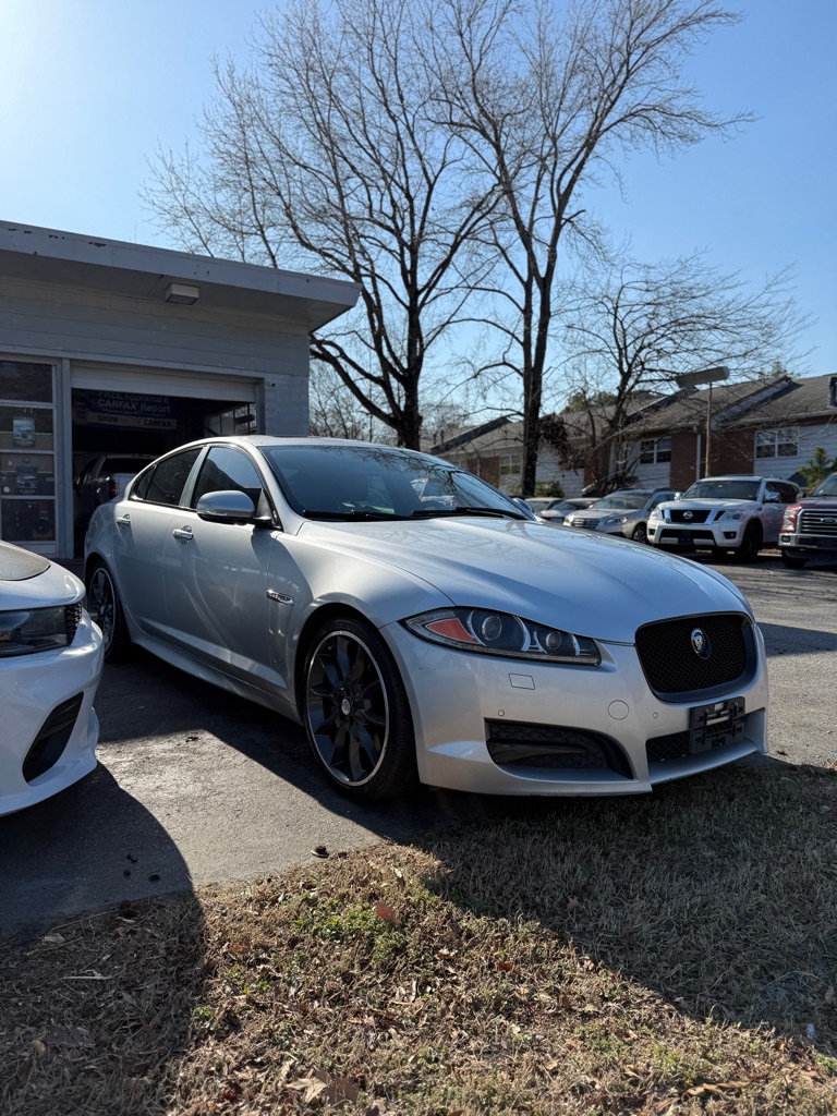 Photo 8 of this JAGUAR XF