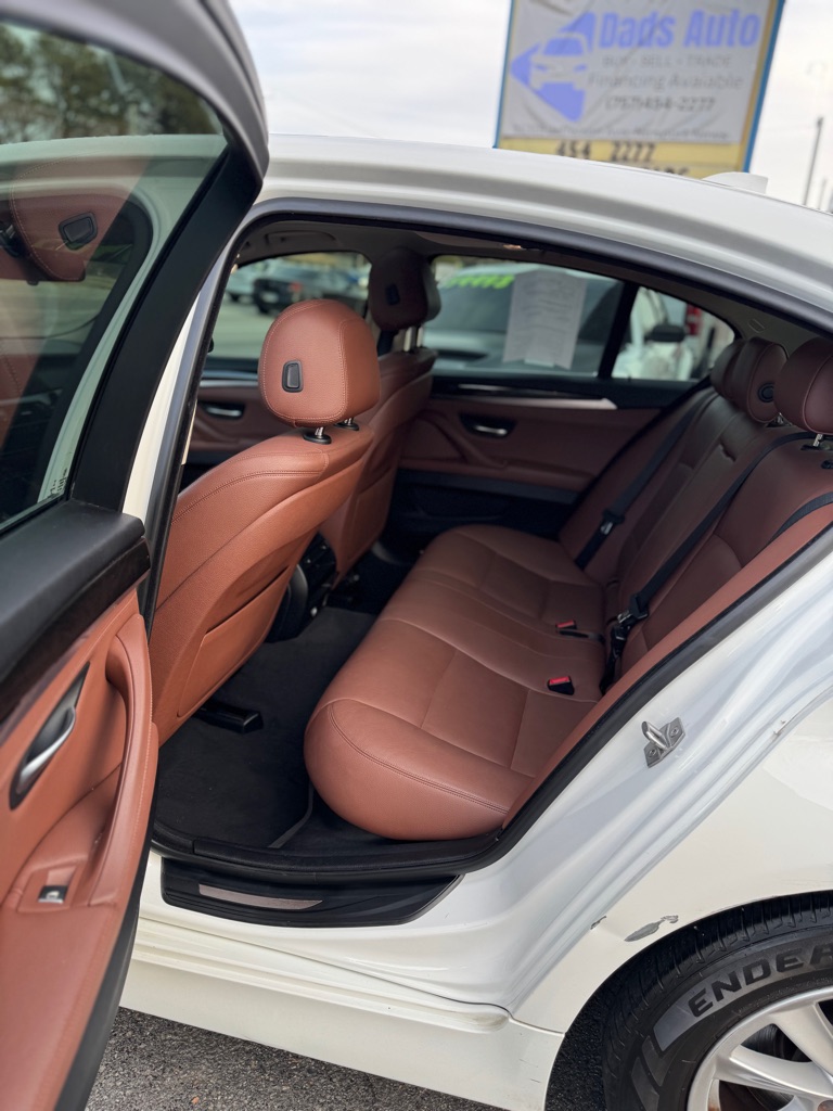 Photo 7 of this BMW 5 SERIES