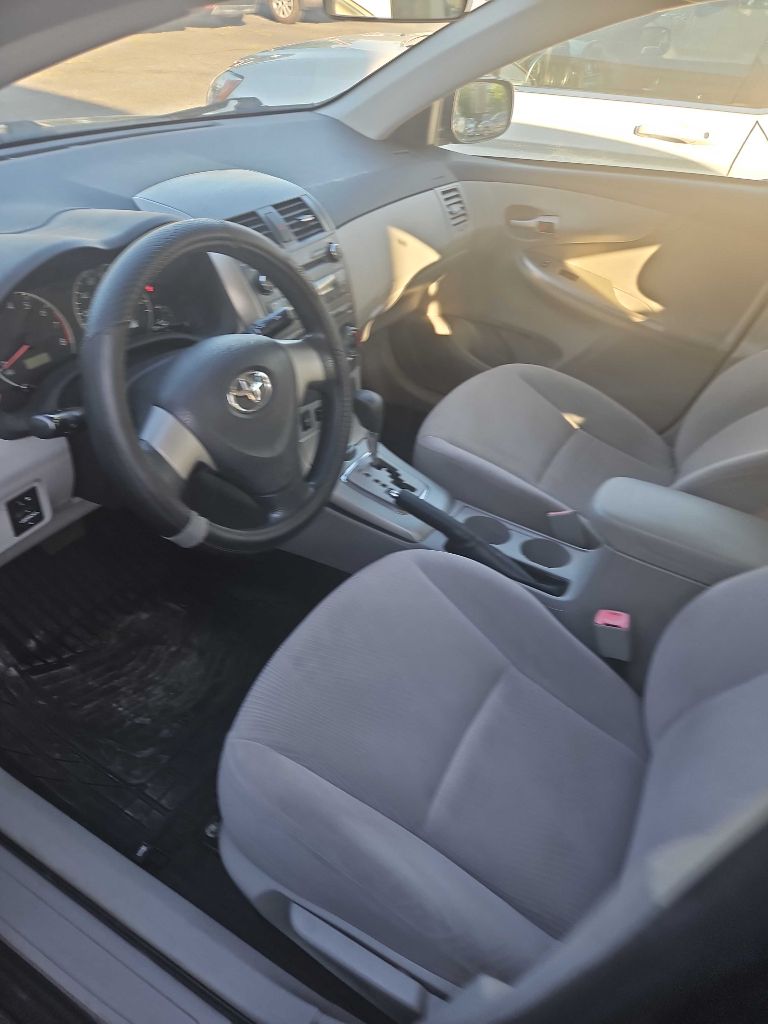 Photo 2 of this TOYOTA COROLLA