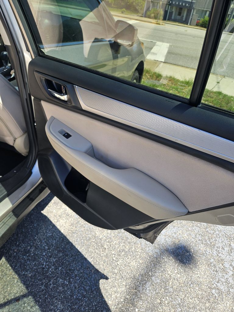 Photo 6 of this SUBARU OUTBACK