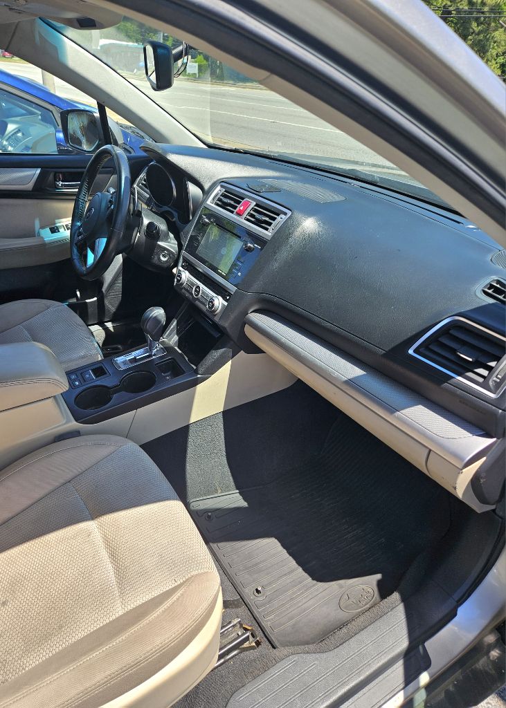 Photo 2 of this SUBARU OUTBACK