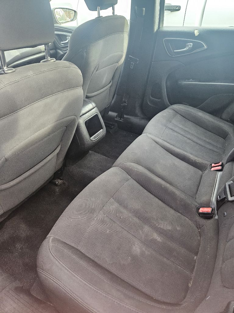 Photo 5 of this CHRYSLER 200