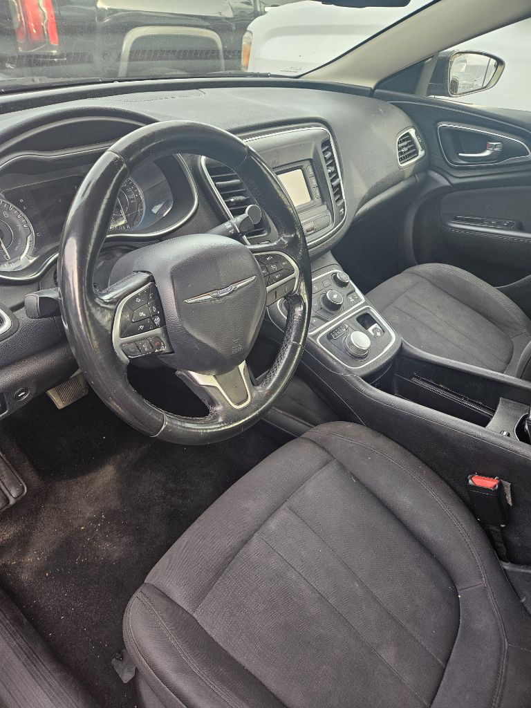 Photo 7 of this CHRYSLER 200