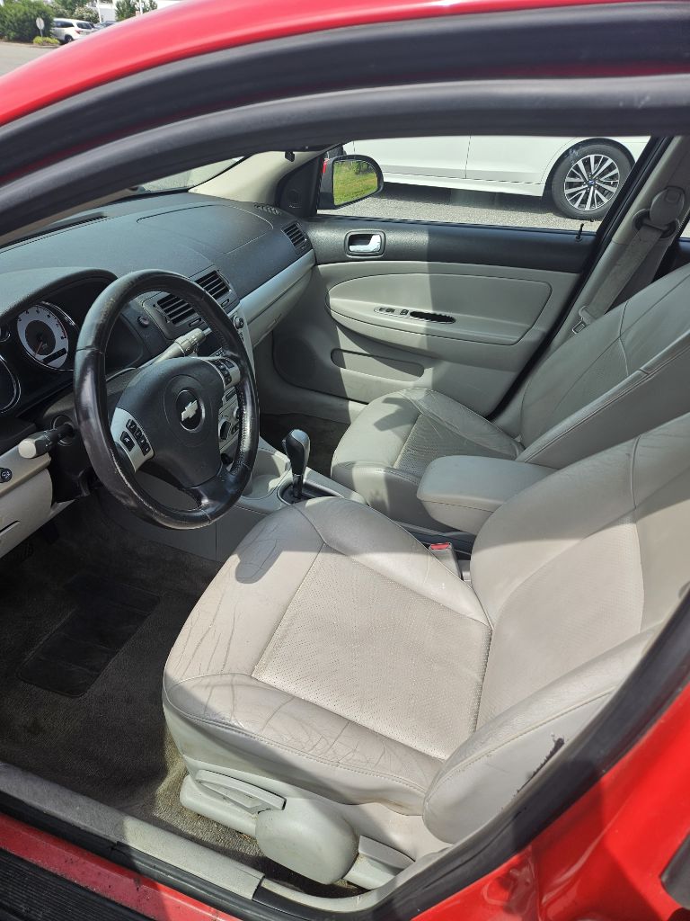 Photo 2 of this CHEVROLET COBALT