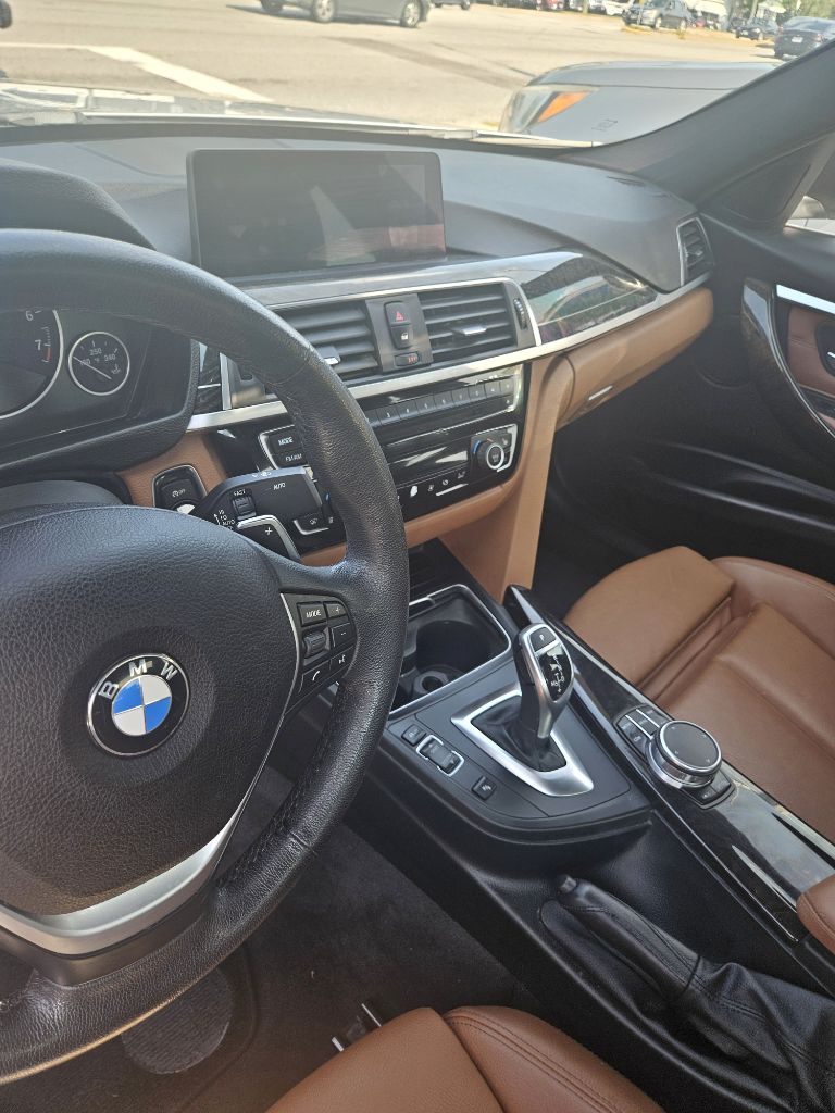 Photo 4 of this BMW 330