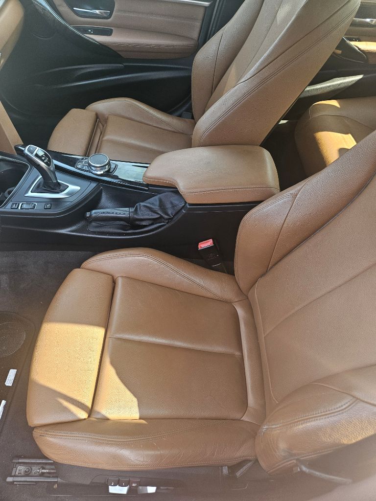 Photo 2 of this BMW 330