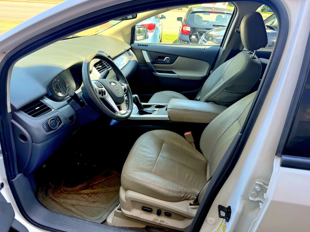 Photo 4 of this FORD EDGE