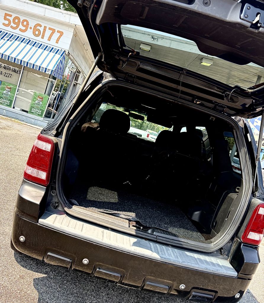 Photo 4 of this FORD ESCAPE