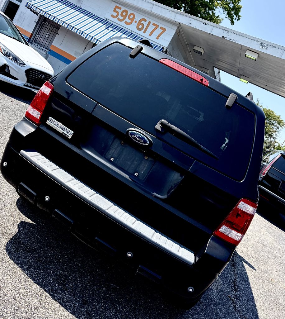 Photo 5 of this FORD ESCAPE