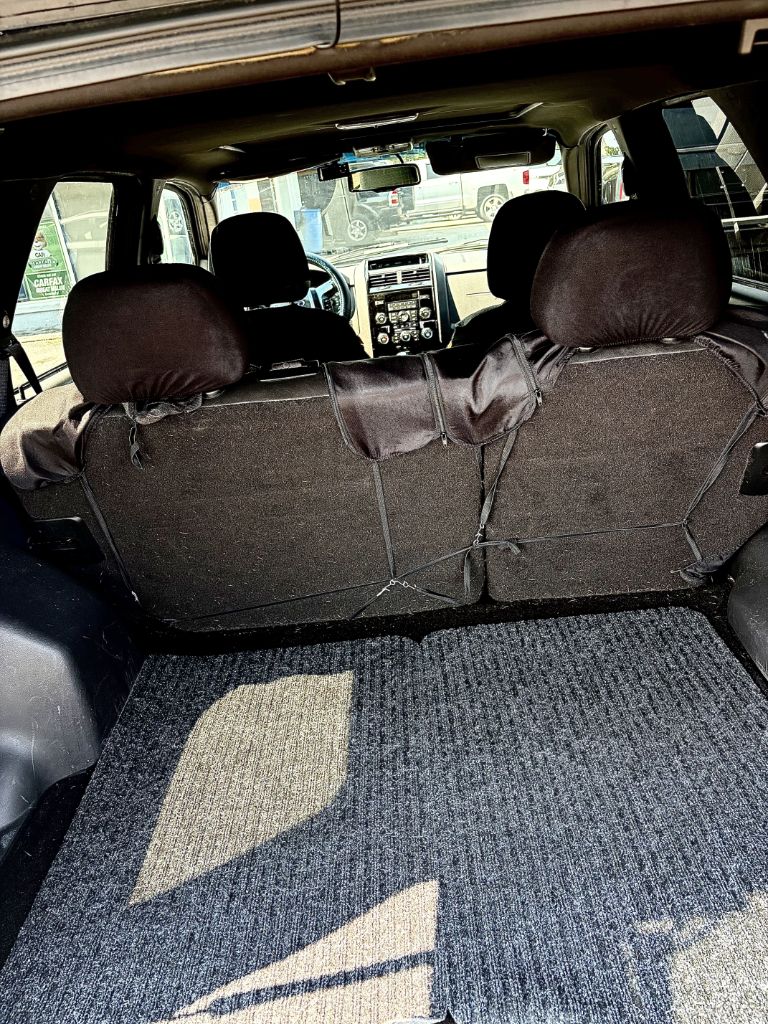 Photo 8 of this FORD ESCAPE