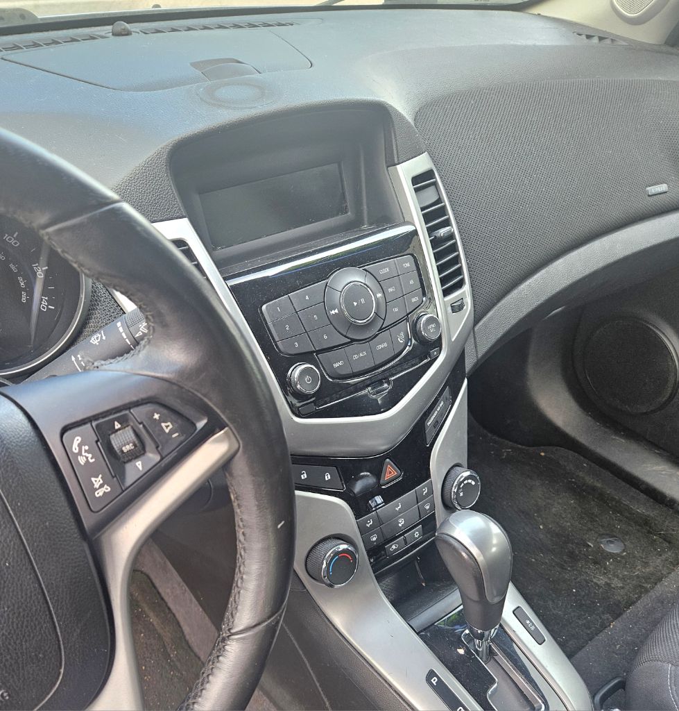 Photo 6 of this CHEVROLET CRUZE