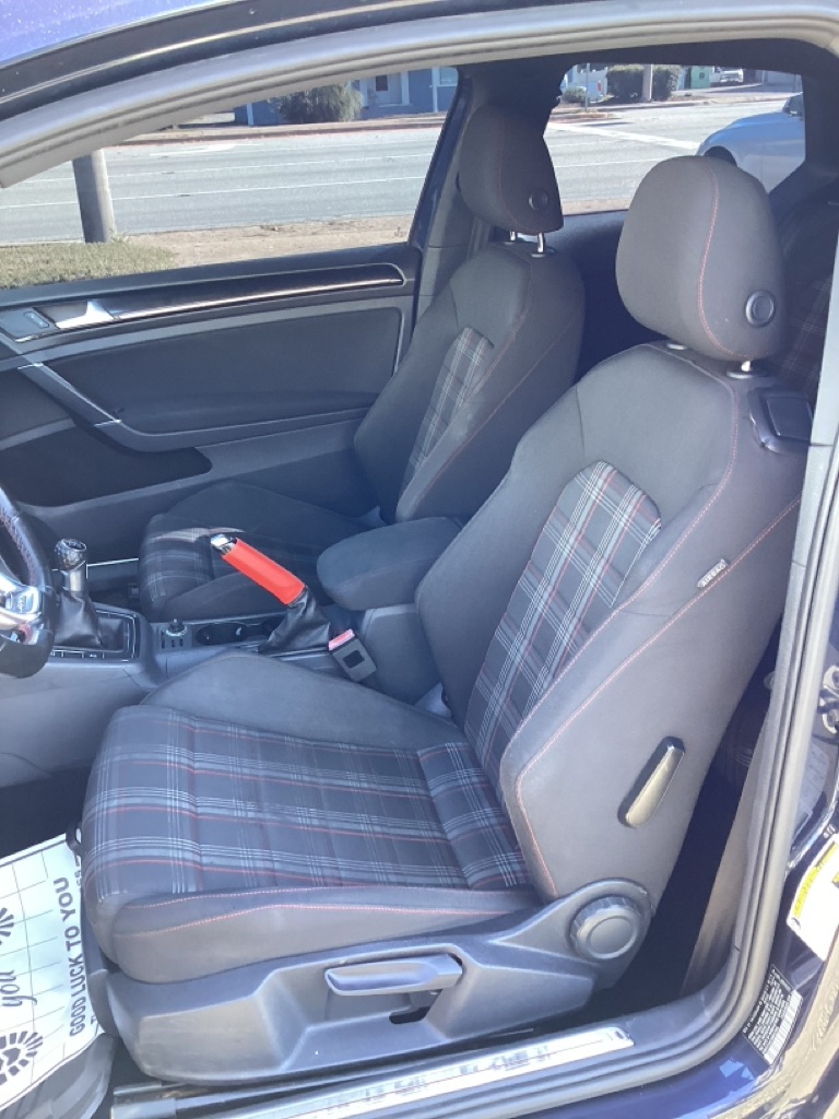 Photo 7 of this VOLKSWAGEN GTI