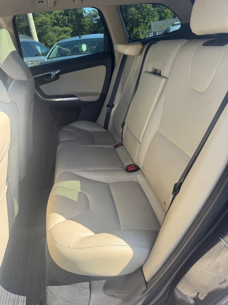 Photo 7 of this VOLVO XC60