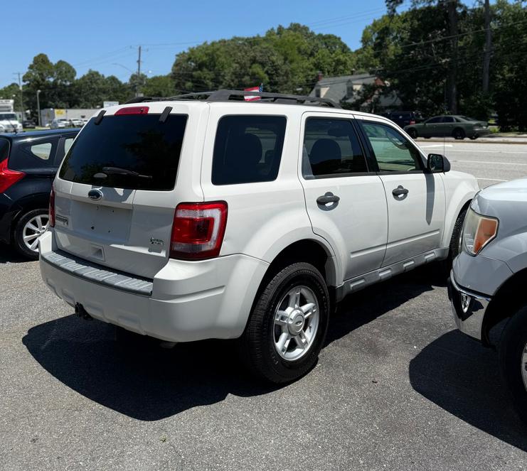 Photo 15 of this FORD ESCAPE