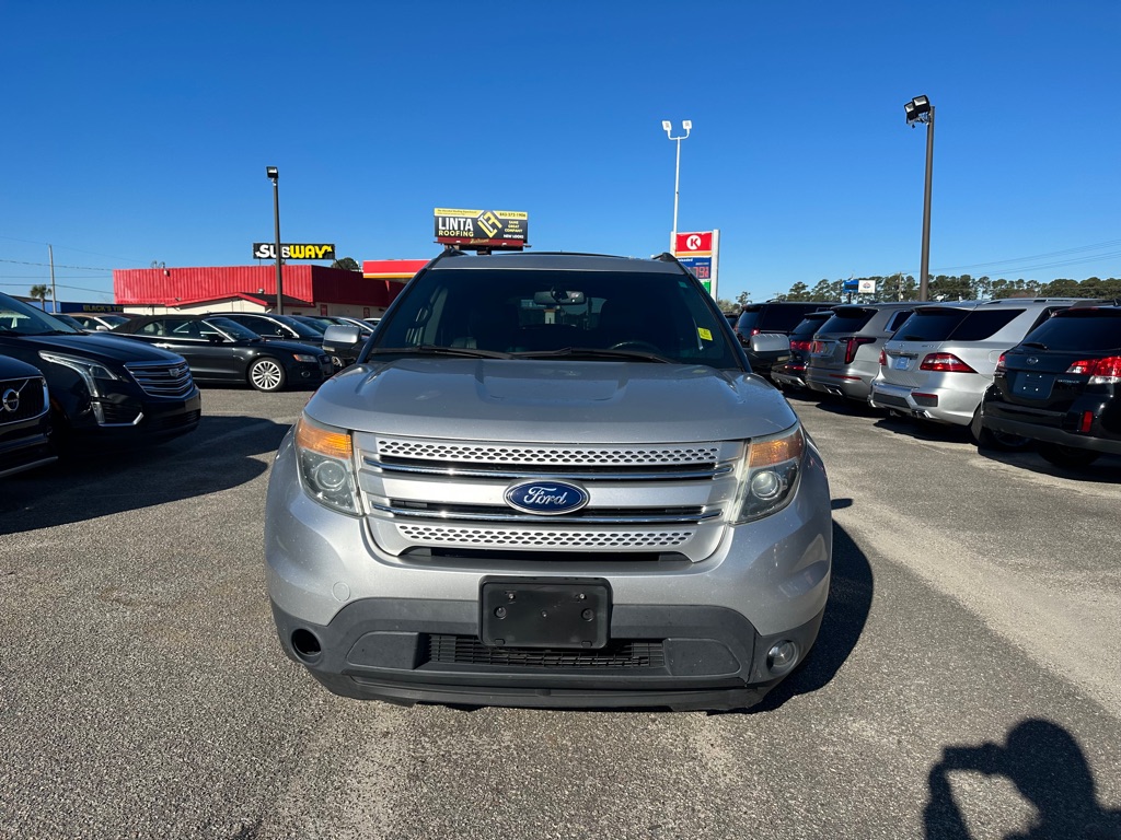 Photo 8 of this FORD EXPLORER