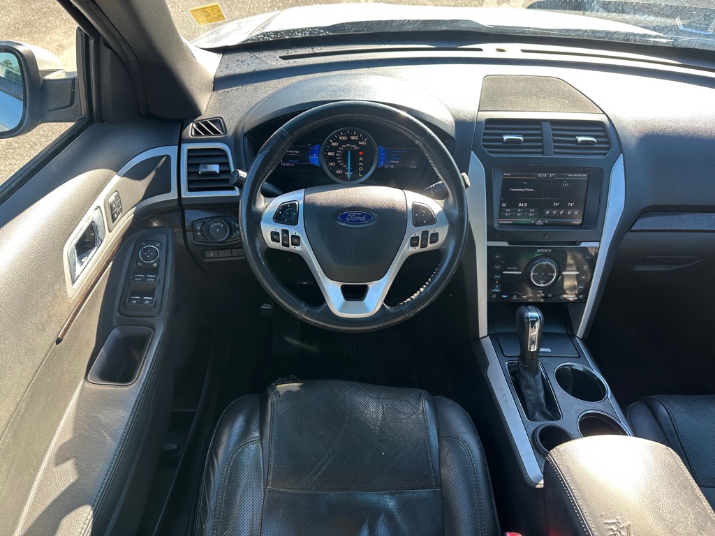 Photo 15 of this FORD EXPLORER