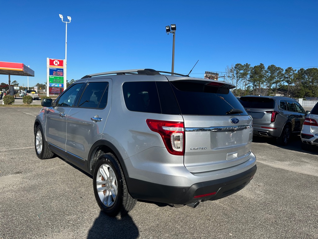 Photo 4 of this FORD EXPLORER