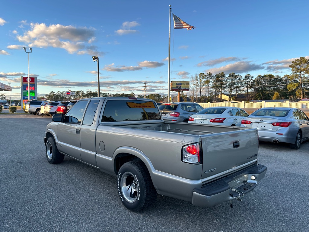 Photo 7 of this CHEVROLET S TRUCK