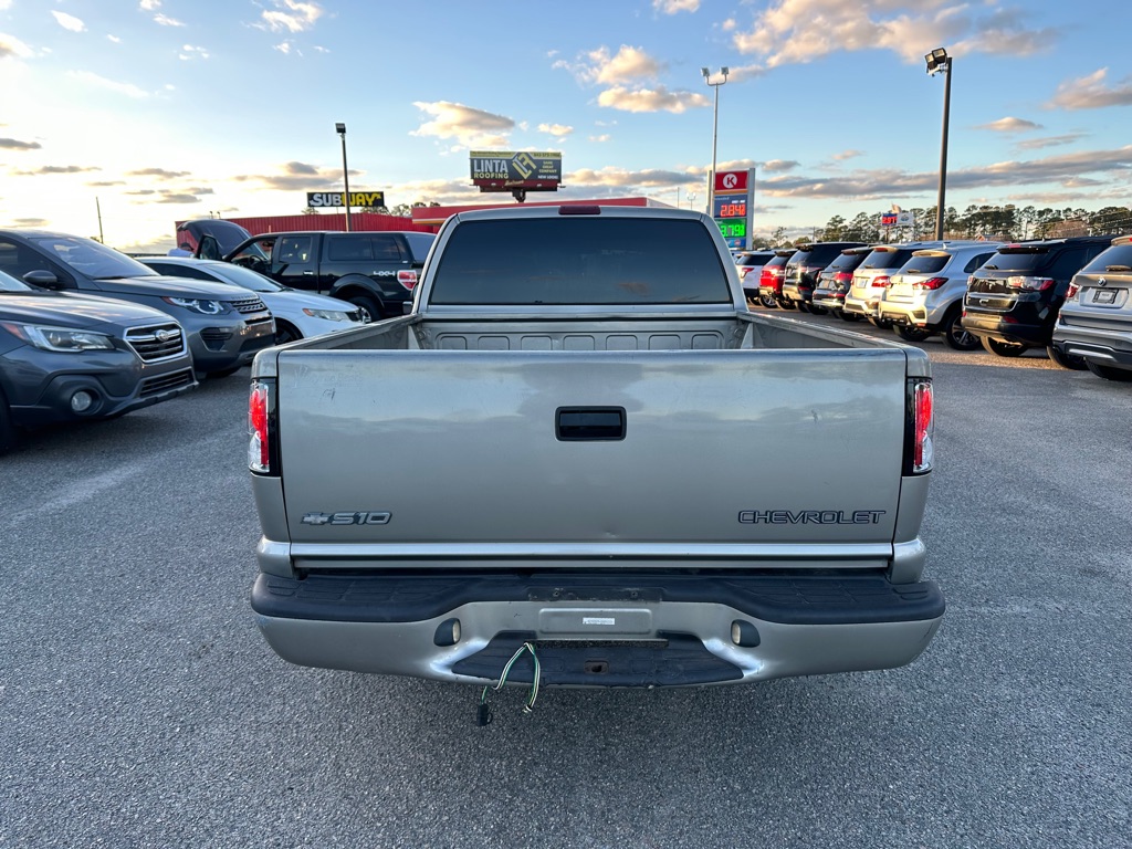Photo 6 of this CHEVROLET S TRUCK