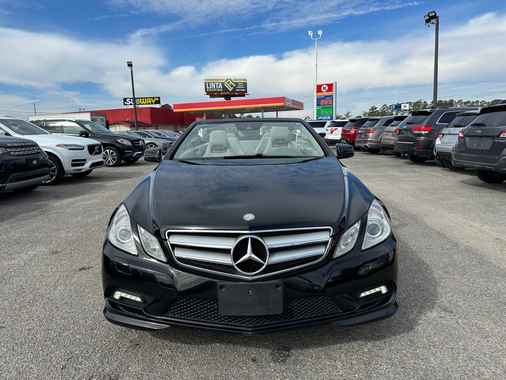 Photo 10 of this MERCEDES-BENZ E-CLASS