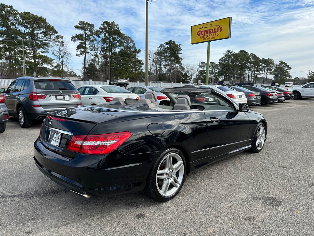 Photo 13 of this MERCEDES-BENZ E-CLASS