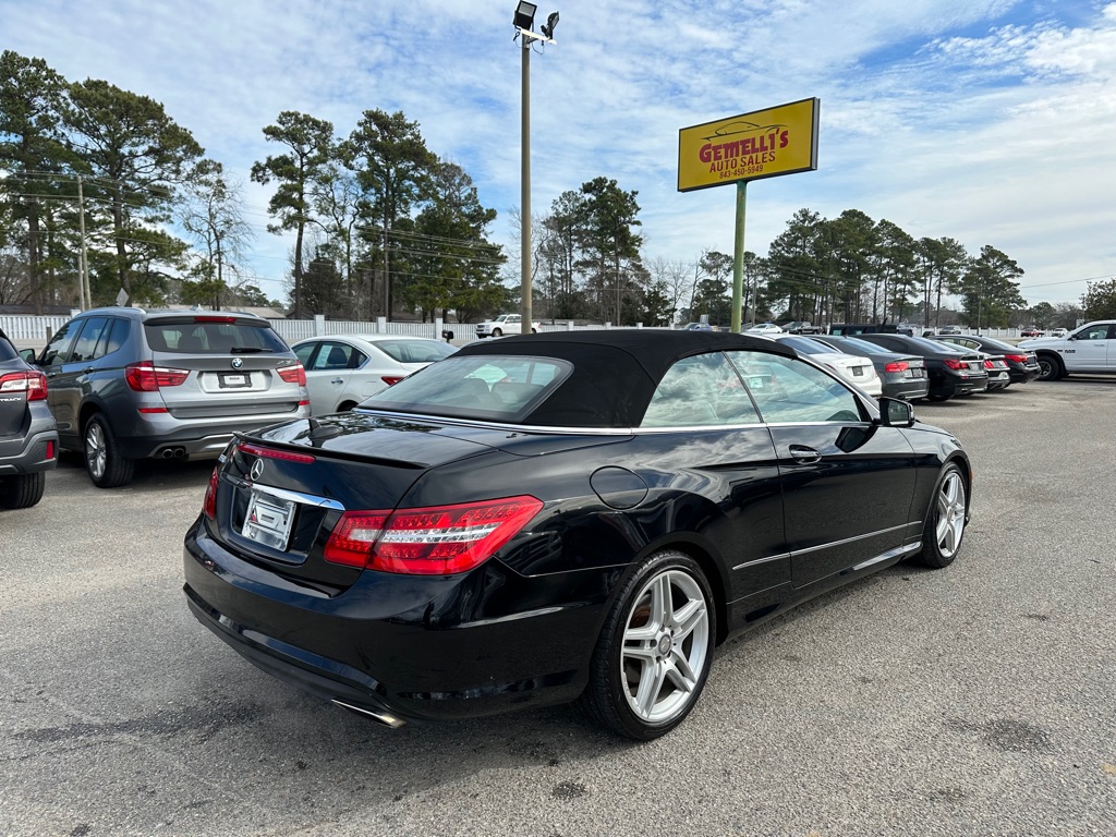 Photo 15 of this MERCEDES-BENZ E-CLASS