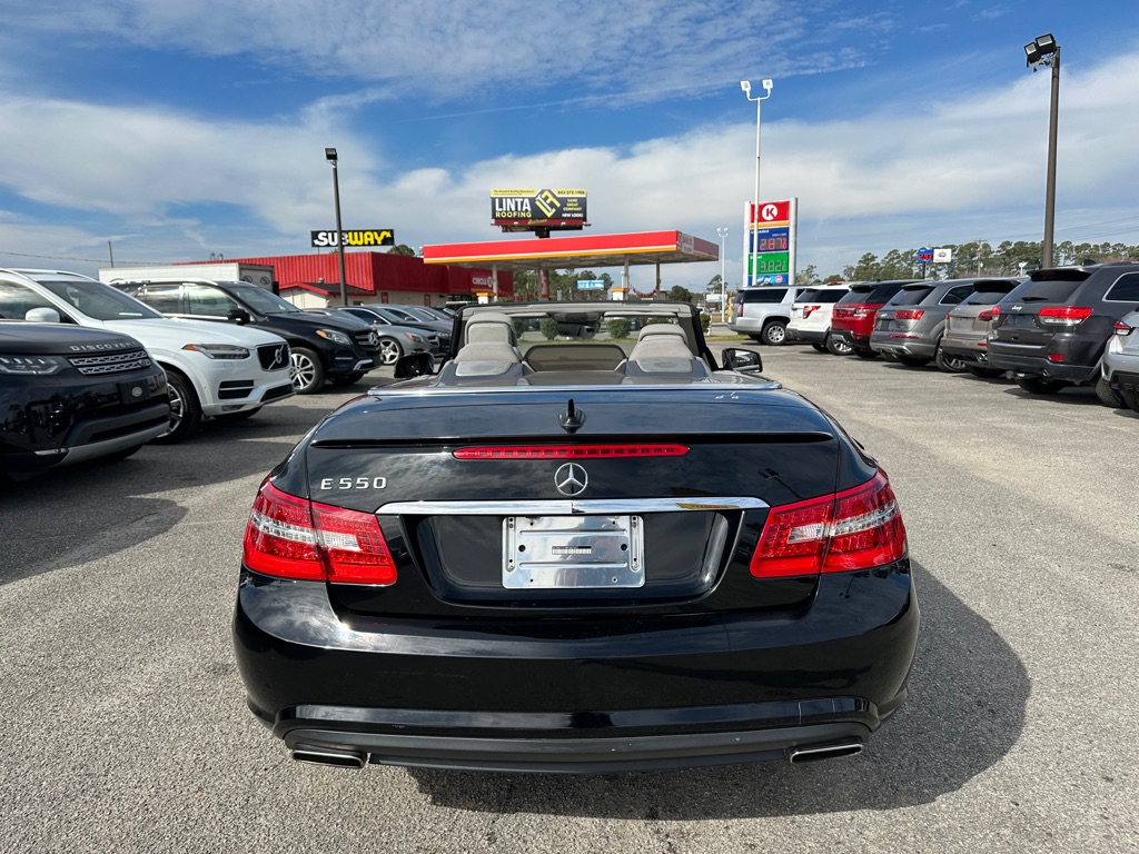 Photo 4 of this MERCEDES-BENZ E-CLASS