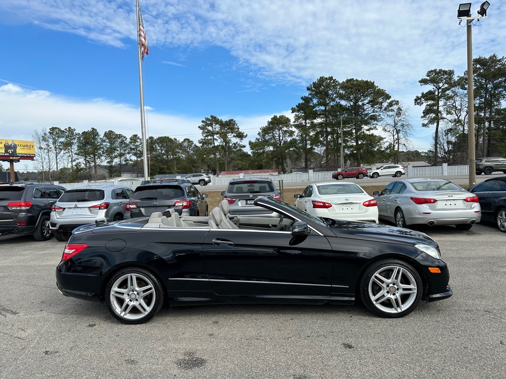 Photo 12 of this MERCEDES-BENZ E-CLASS