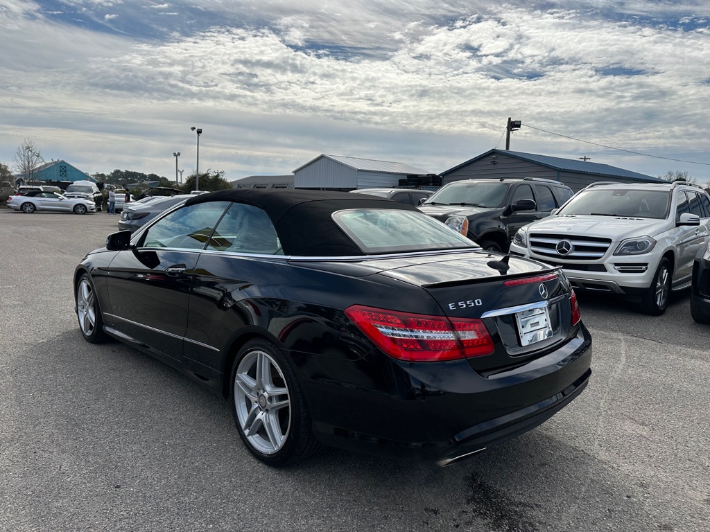Photo 16 of this MERCEDES-BENZ E-CLASS