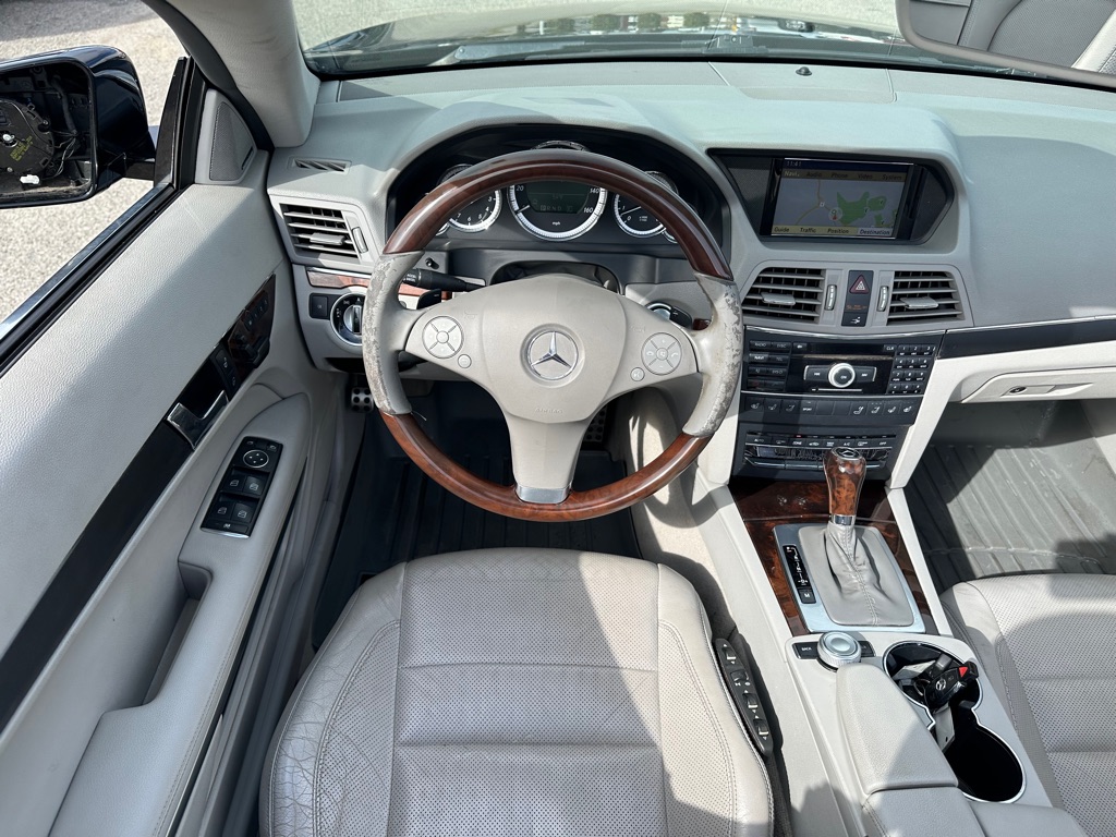Photo 9 of this MERCEDES-BENZ E-CLASS