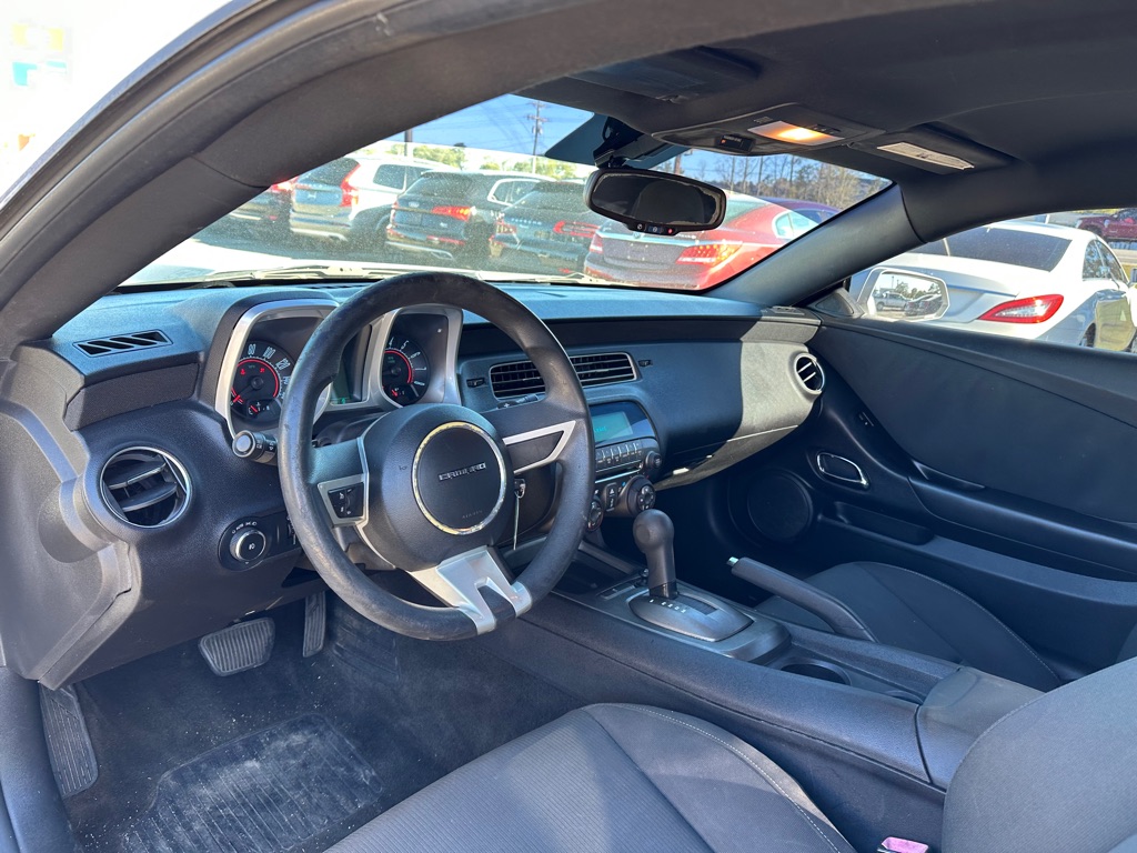 Photo 8 of this CHEVROLET CAMARO
