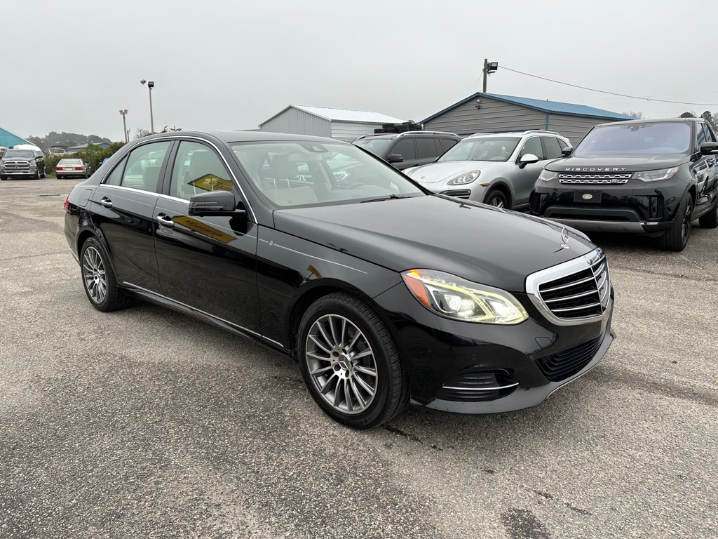 Photo 3 of this MERCEDES-BENZ E-CLASS