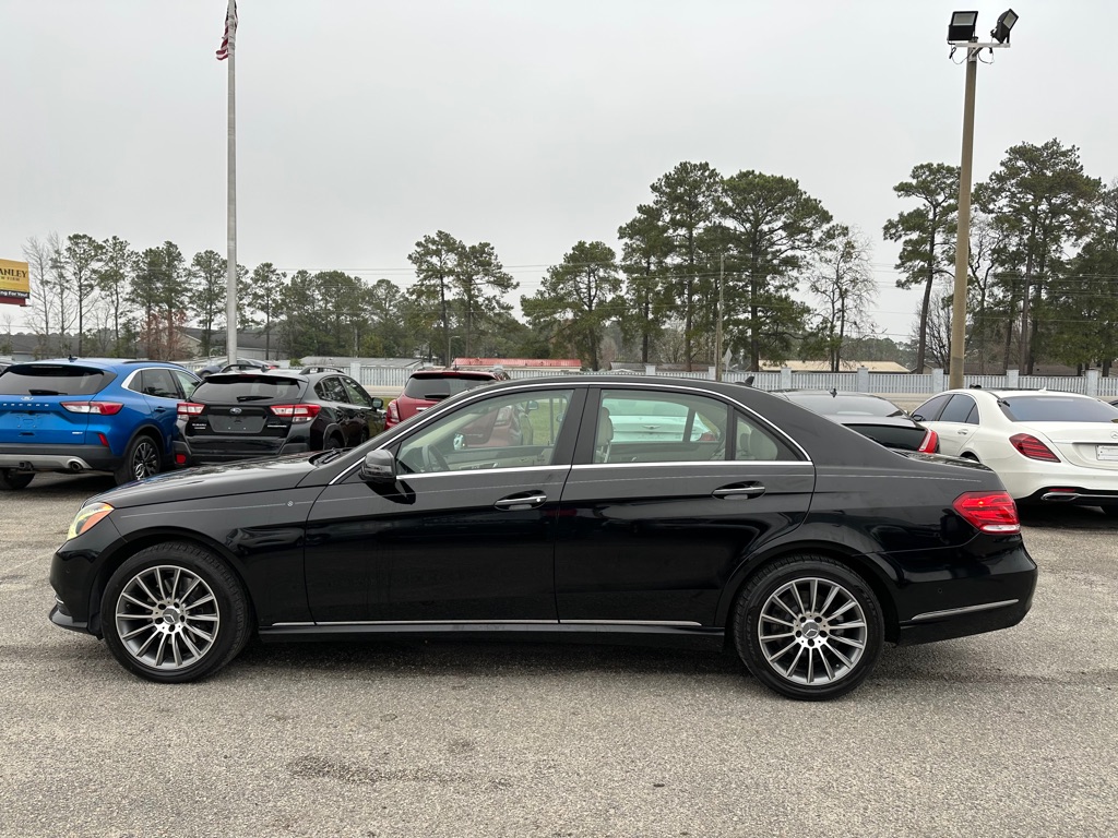 Photo 8 of this MERCEDES-BENZ E-CLASS