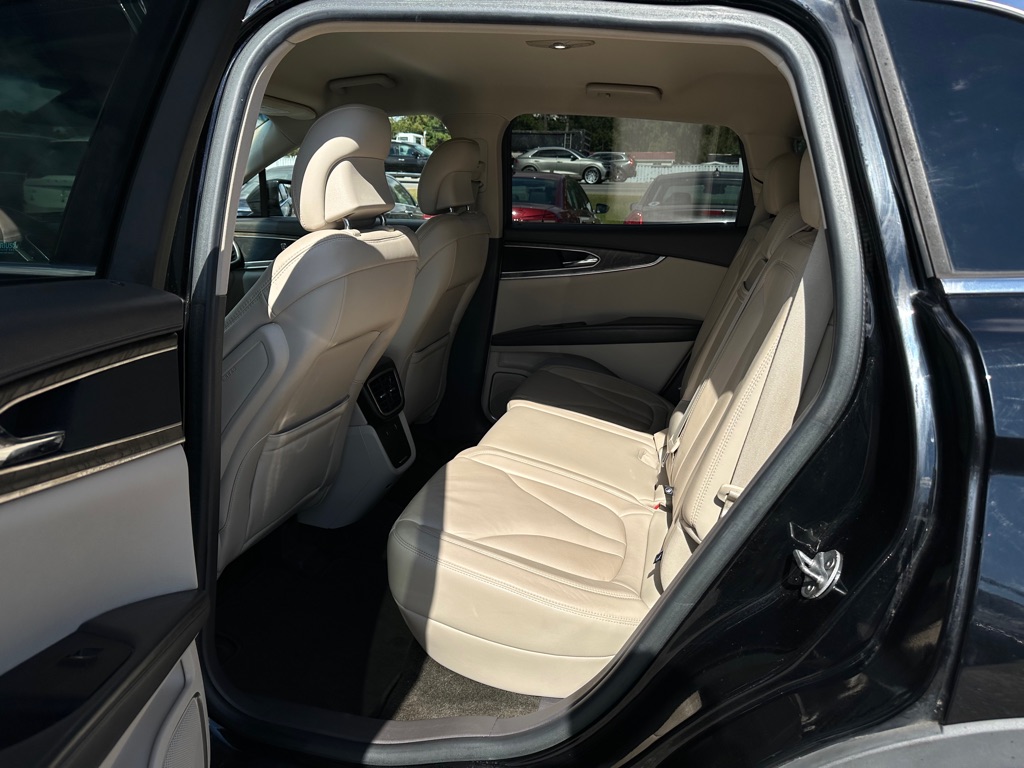 Photo 14 of this LINCOLN MKX