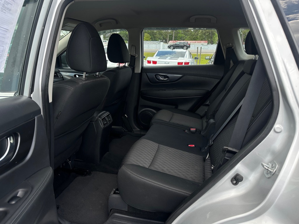 Photo 12 of this NISSAN ROGUE