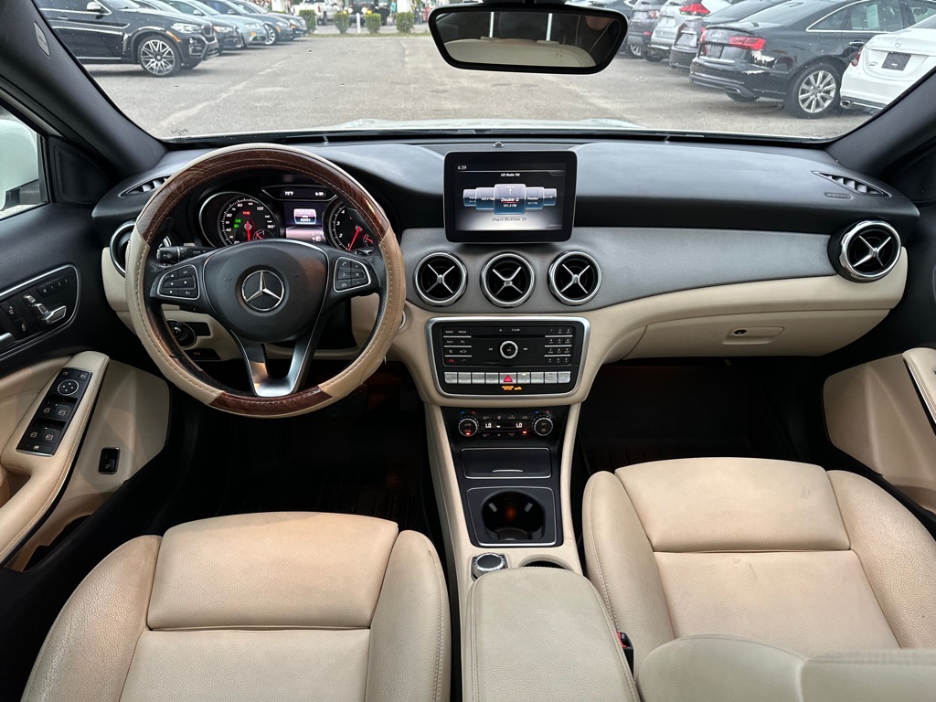 Photo 14 of this MERCEDES-BENZ GLA