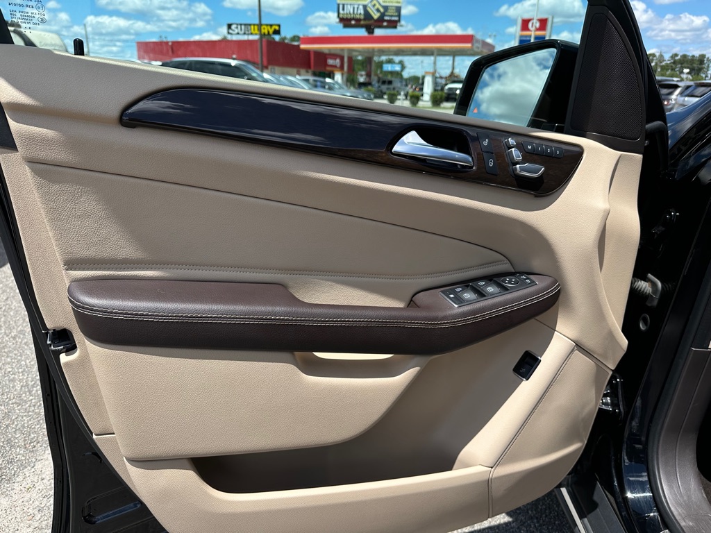 Photo 9 of this MERCEDES-BENZ GLE
