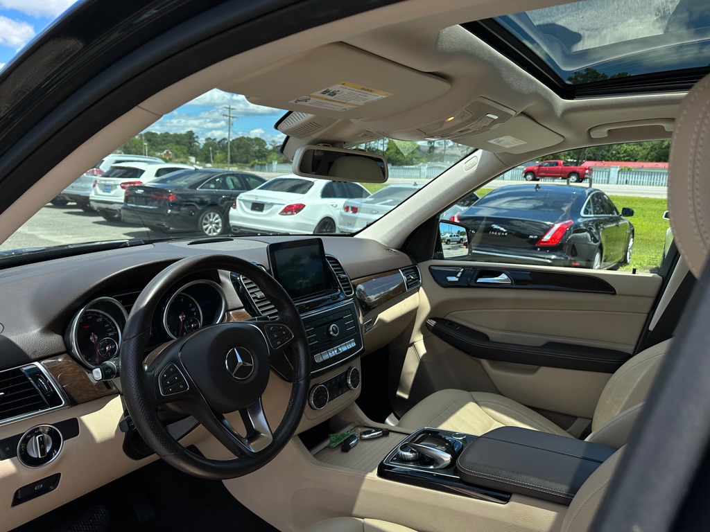 Photo 11 of this MERCEDES-BENZ GLE