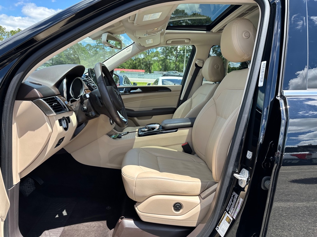 Photo 10 of this MERCEDES-BENZ GLE