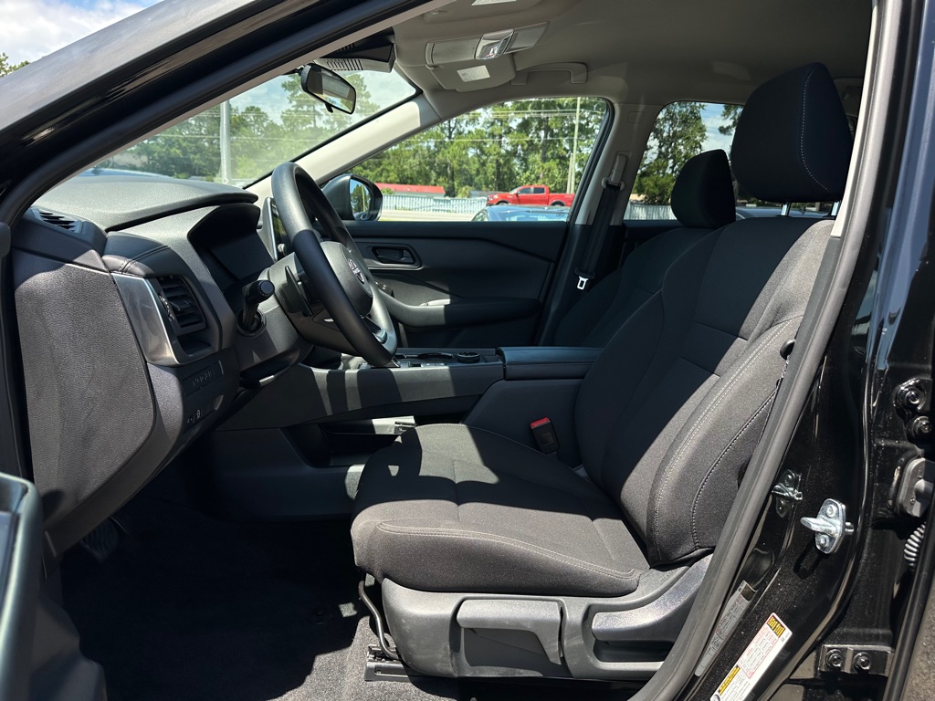 Photo 8 of this NISSAN ROGUE