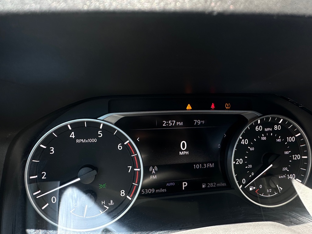Photo 13 of this NISSAN ROGUE