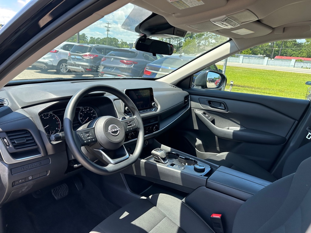 Photo 9 of this NISSAN ROGUE